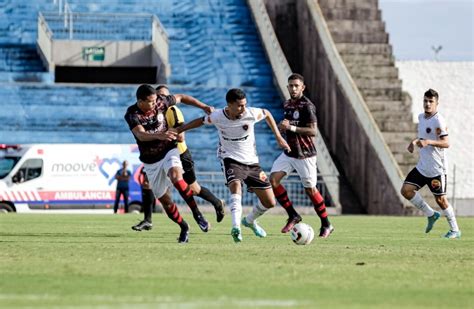 Botafogo PB e Campinense empatam em 2 x 2 no primeiro clássico do