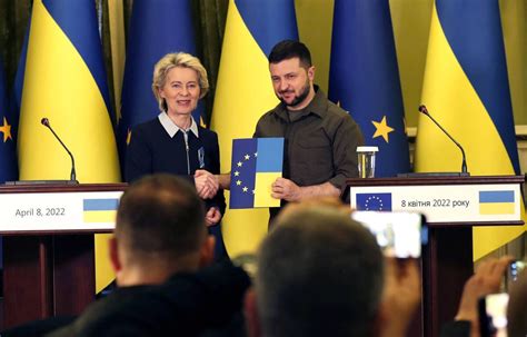 Guerre En Ukraine Ursula Von Der Leyen Remet Zelensky Les Documents