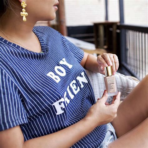 Est E Lauder Double Wear Nude Water Fresh Foundation Helen Chik