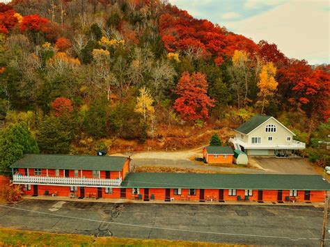 Scenic Valley Motel Lansing | Lodging In Northeastern Iowa