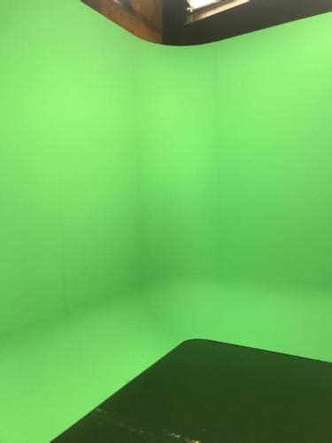 Free Standing Chroma Green Screen Cycloramas No Installtion Required