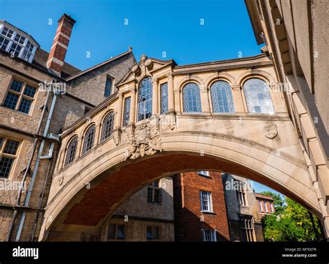 The Bridge Of Sighs Oxford Landmark Hertford College Oxford