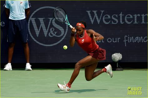 USAs Coco Gauff Defeats World 1 Iga Swiatek At Cincinnati Tennis Open