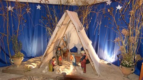 La Crèche De Noël Extérieure Un Symbole De Foi Et De Tradition Pour