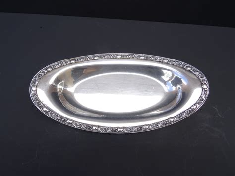 Vintage Oval Silver Plated Serving Trays Wm Rogers Victorian