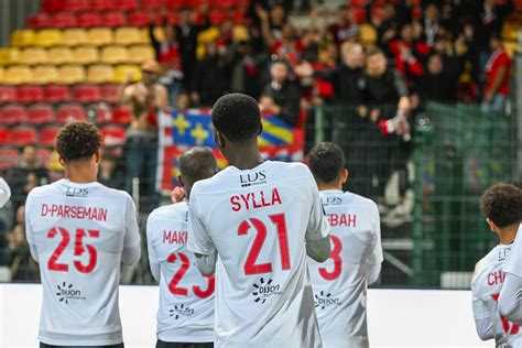 Orléans 1 1 DFCO la tête sous leau Le Dijon Show