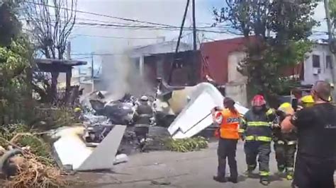 Se despistó un avión y dos personas murieron