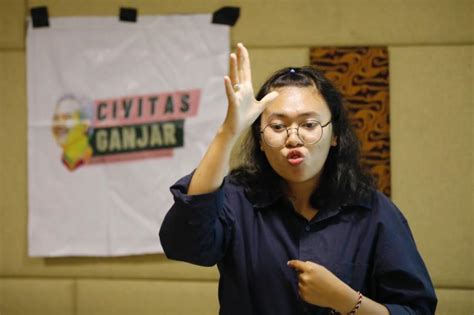 Relawan Civitas Ganjar Kenalkan Budaya Tuli Dan Bahasa Isyarat Ke