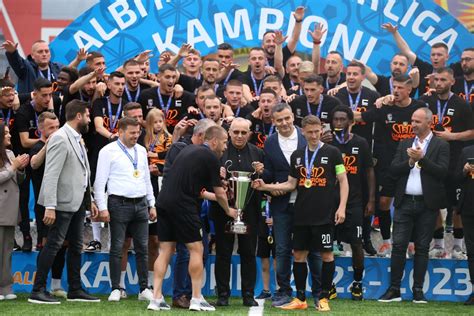 Ballkani Kurorëzohet Me Titullin E Kampionit Pamje Nga Festa