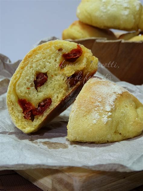 Panini ai pomodori secchi Profumo di biscotti odore di felicità