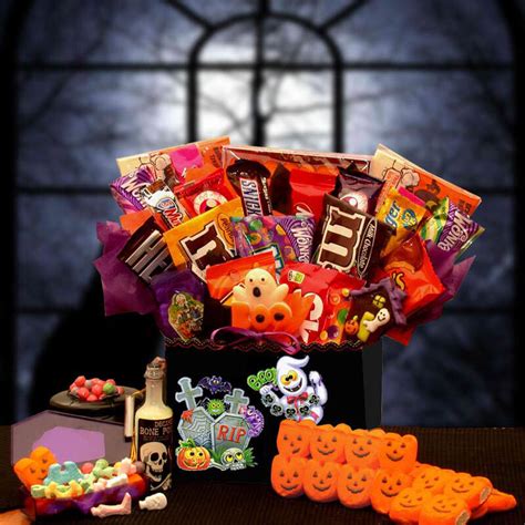 19+ Spooky Halloween Gift Baskets - Canterberry Gifts