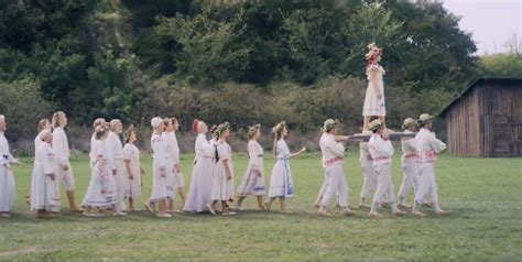 Midsommar Ending Explained What Happens To Dani And What The Insane