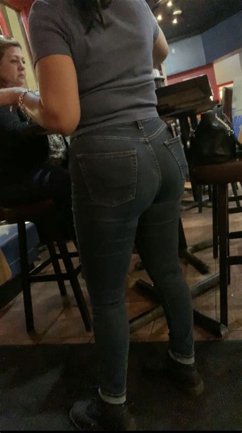 Lil Latina Waitress With A Butt Tight Jeans Forum