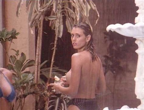 Naked Laura Albert In Bloodstone