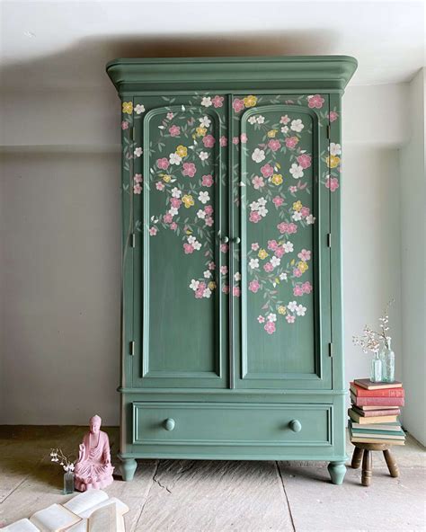 5 Ways To Upcycle Your Wardrobe With Chalk Paint Artofit