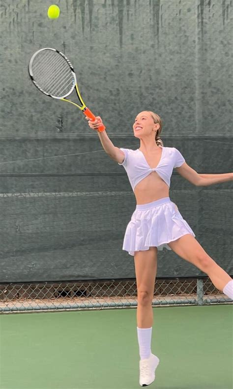 Alexis Ren Braless Pokies And Sexy Upskirt In Beautiful Tennis