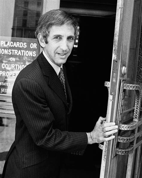 Daniel Ellsberg Leaker Of The Pentagon Papers Dies At 92 Politico