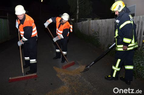 Ungewöhnlicher Feuerwehr Einsatz in der Nacht Landwirt verliert