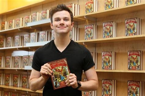 Chris Colfer draws swooning fans to book signing - The Boston Globe ...