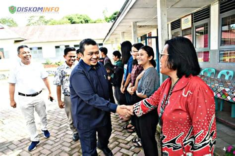 Pemkab Hadiri Penyerahan Donasi Bagi Pelajar SMA Se Tapsel Bupati