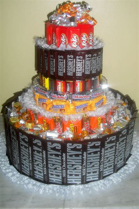 I Am Making This Who Want To Try It Candy Cakes Candy Bar Cake