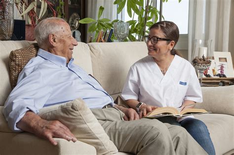 El Cuidado De Ancianos En La Asistencia Domiciliaria ASISTED