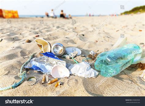 1,739 Rubbish Left On Beach Images, Stock Photos, 3D objects, & Vectors ...