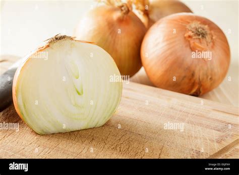 Whole And Halved Fresh Onions Hi Res Stock Photography And Images Alamy