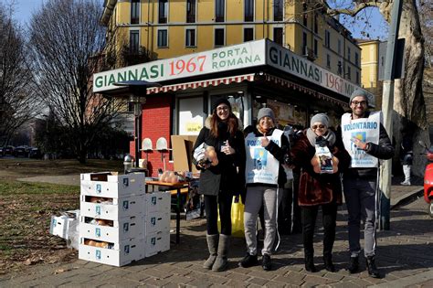 Airc Anni Di Arance Della Salute Sabato Gennaio In Piazze Di