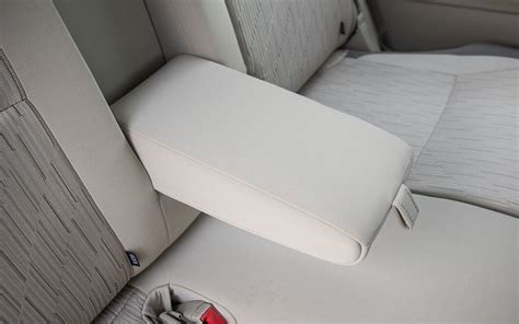 Toyota Rumion - Arm Rest in Last Row Seats | Toyota Rumion Images