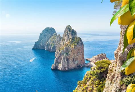 Vanuit Amalfi Rondvaart Capri Met Snorkelen Drankjes Getyourguide