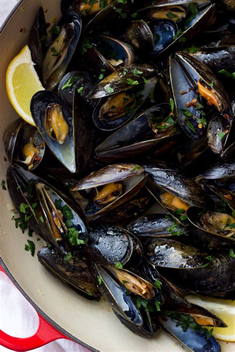 Steamed Mussels with Garlic and Parsley - Little Broken