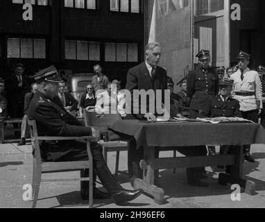 Warszawa 1947 08 10 Zakoñczenie szóstego kursu poarniczego w