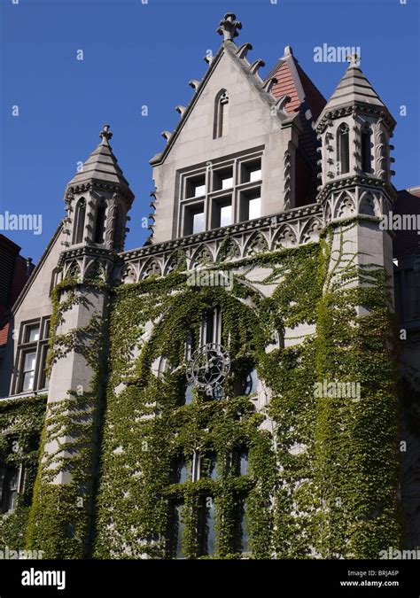 University of Chicago Gothic Building Exterior Stock Photo - Alamy