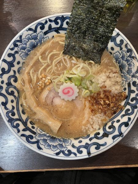 『魚介豚骨超濃厚らー麺890円』東京駅 斑鳩のレビュー ラーメンデータベース