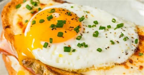 How To Cook A Fried Egg Without Frying Them In A Pan Only Takes