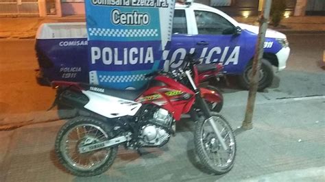 Ezeiza Detuvieron A Un Joven Por Robar Una Moto A Punta De Pistola