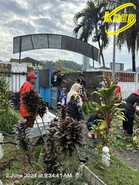 Kdeb Waste Management Program Gotong Royong Pembersihan Kubur Di