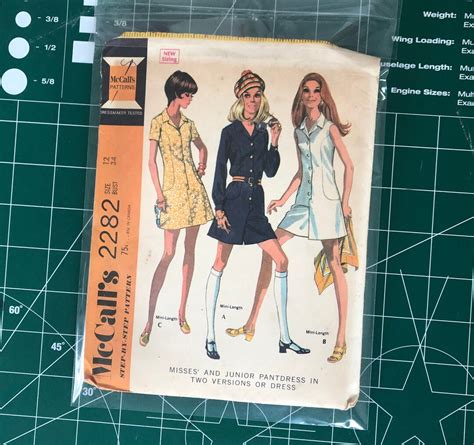 Vintage 1970s Sewing Pattern Mccalls 2282 Womens Pantdress In Two Versions Or Dress Size 12 Bust