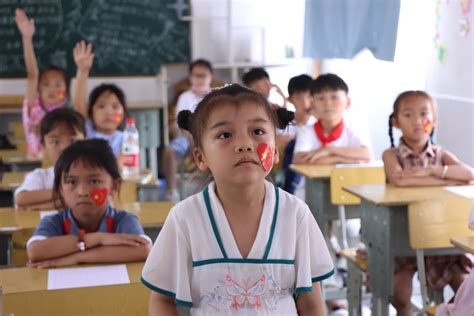 吉首大学“文传青年”：用教育点亮河溪的千万颗星 —湖南站—中国教育在线