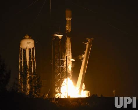 Photo Spacex Launches Starlink Satellites From The Kennedy Space