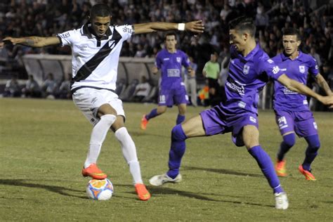 Defensor en gran momento venció a Danubio y lidera junto a Cerro 970