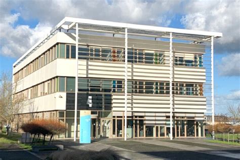 Avec Son Nouveau Campus De 1 800m2 Cette école Triple Sa Surface Près