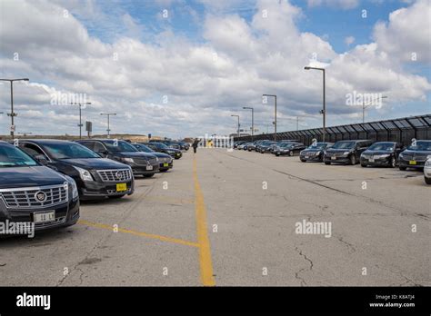 O'hare airport parking hi-res stock photography and images - Alamy