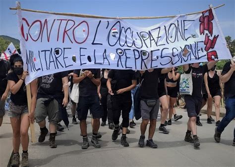 Sardegna A Processo Per Terrorismo Gli Attivisti Contro Le Basi