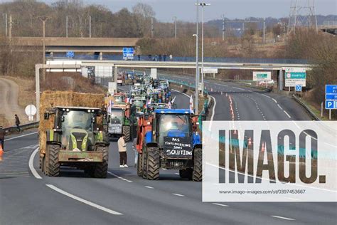 Manifestation Des Agriculteurs Sur L A1 PHOTOPQR LE COURRIER PICARD