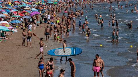 València se compromete a regular los apartamentos turísticos y tomar