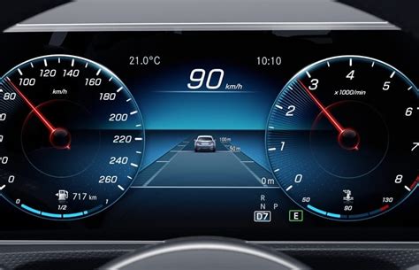DISTRONIC PLUS | Mercedes-Benz | Regelt die Geschwindigkeit