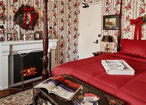 Home Alone Fans Can Celebrate The 30th Anniversary By Staying In This