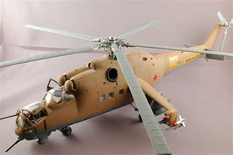 LS Plastic Models Collections Helicopters: Monogram Mil Mi-24 Hind Gunship Helicopter 1/48 Scale